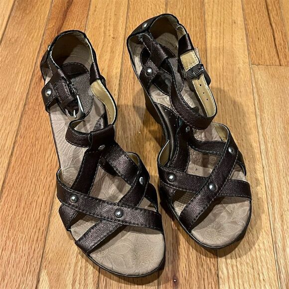 Born Women's Leather Wedge Sandals Size 7 Brown Floral Slingback - Picture 1 of 9